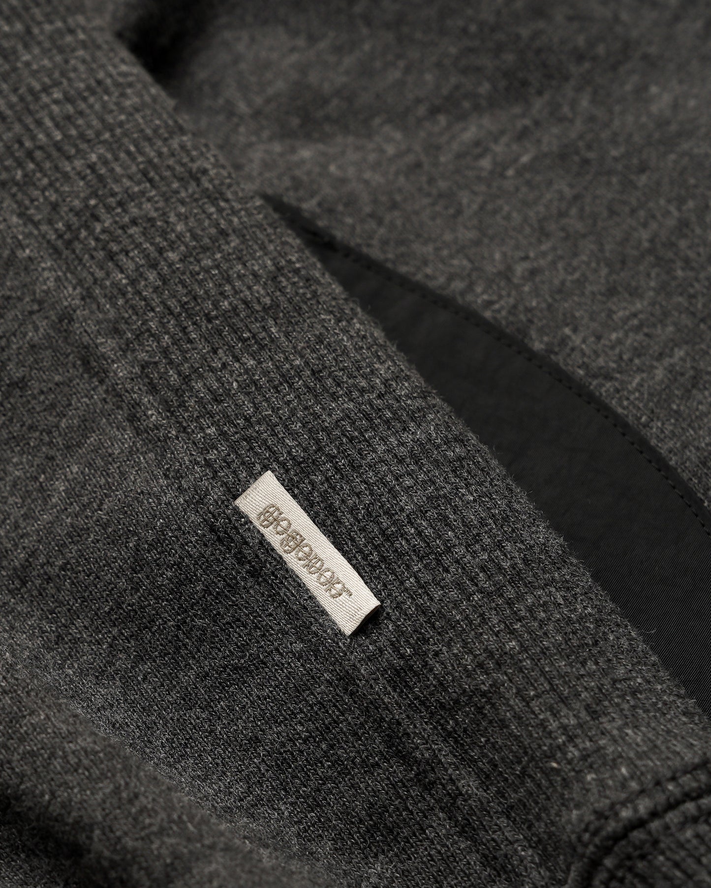 Skipper Wrist Patch Sweatshirt / CHARCOAL［goyemon general gadget］